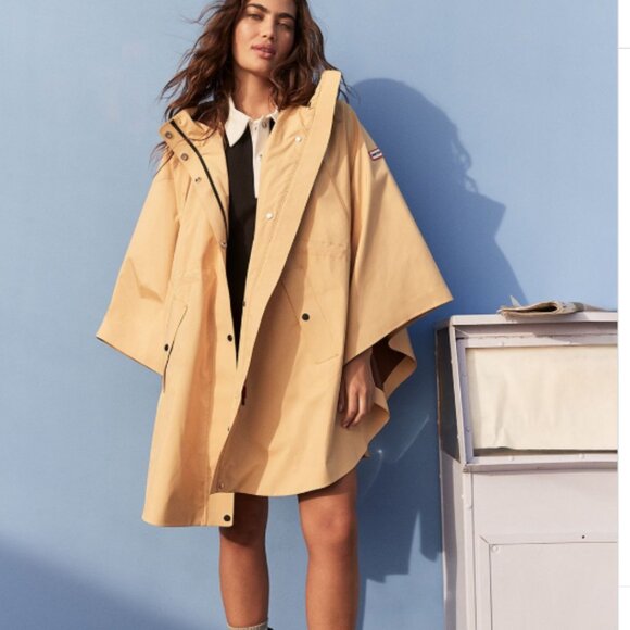 NEW HUNTER Rain Bonded Novelty Cape in Mustard for women  825 10t5 - Picture 1 of 4